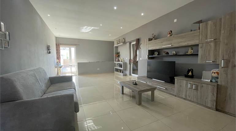 Fgura - 1st Floor Elevated 3 Bedroom Maisonette + Airspace + Roof