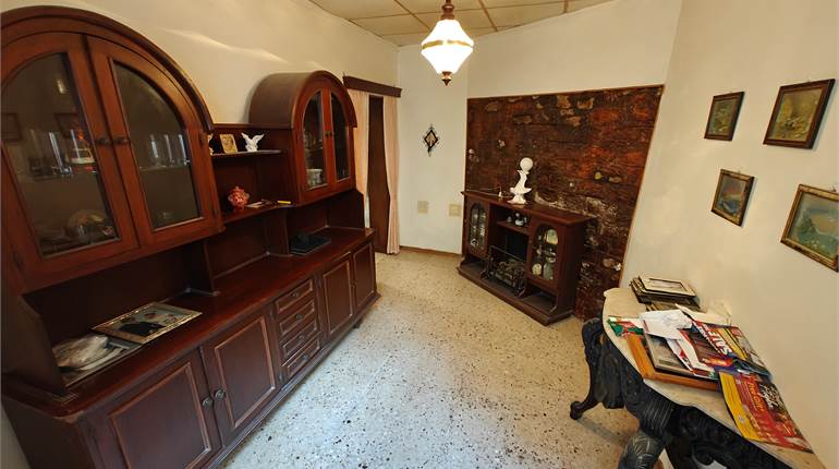 Zabbar - 2/3 Double Bedroom Unconverted Townhouse + Yard + Roof